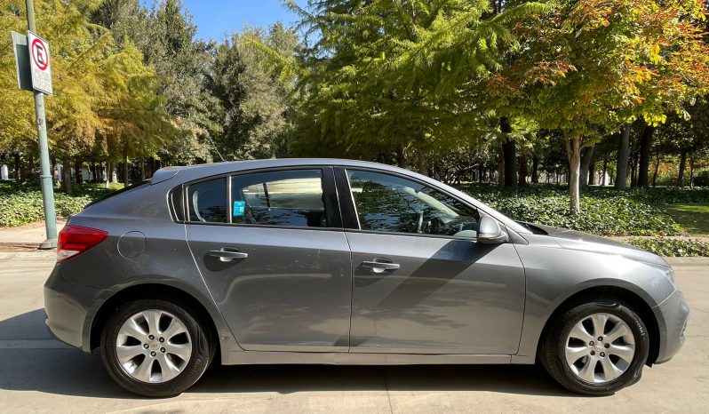 
								Chevrolet Cruze 1.8 LS full									