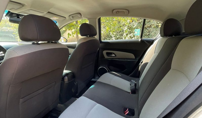 
								Chevrolet Cruze 1.8 LS full									