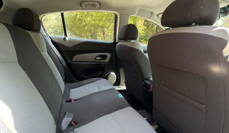 
								Chevrolet Cruze 1.8 LS full									