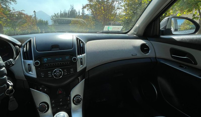 
								Chevrolet Cruze 1.8 LS full									