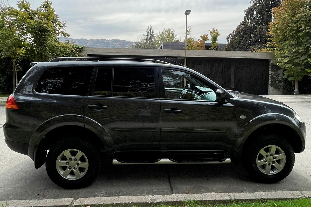 Mitsubishi Montero Sport G2 2.5 TD 4×2 MT – CarBroker Chile