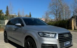 AUDI Q7 3.0