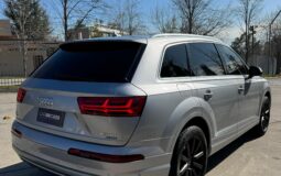 AUDI Q7 3.0