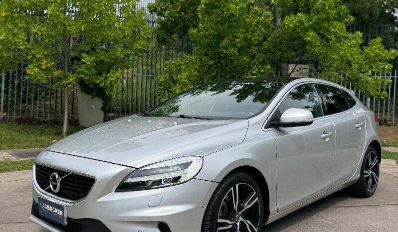 
								Volvo V40 2.0 T5 R-Desing full									