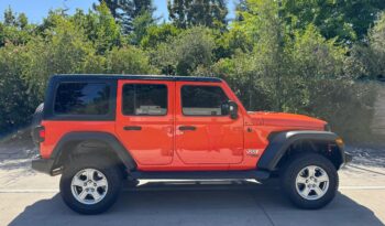 
									Jeep Wrangler 3.6 4X4 Sport full								