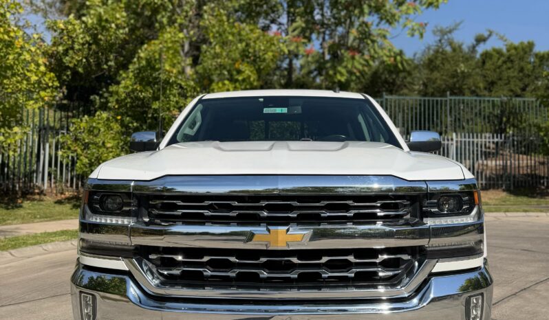 
								Chevrolet Silverado LTZ 4WD 5.3 full									