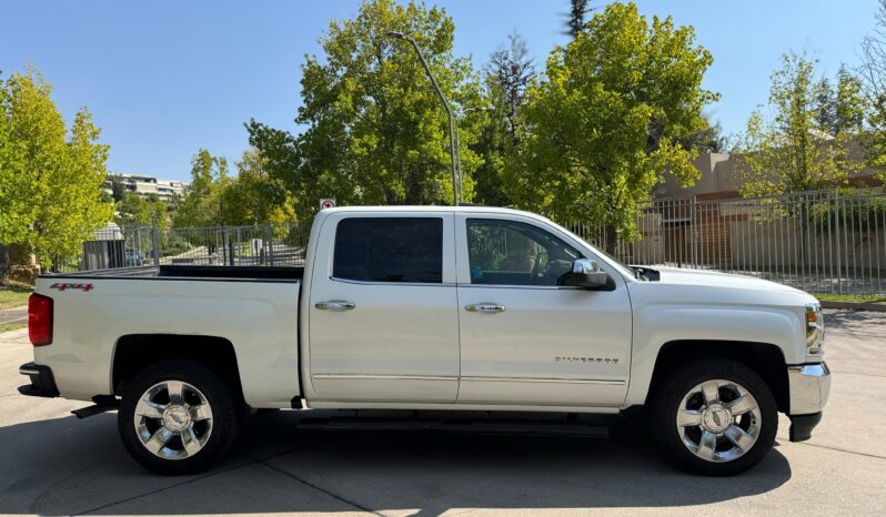 
								Chevrolet Silverado LTZ 4WD 5.3 full									