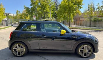 
									Mini Cooper SE full								