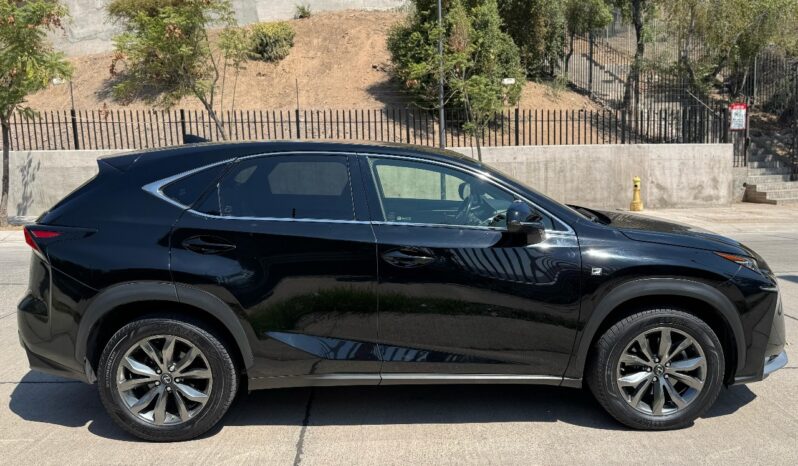 
								Lexus NX300 HV Sport 2.5 4X4 full									