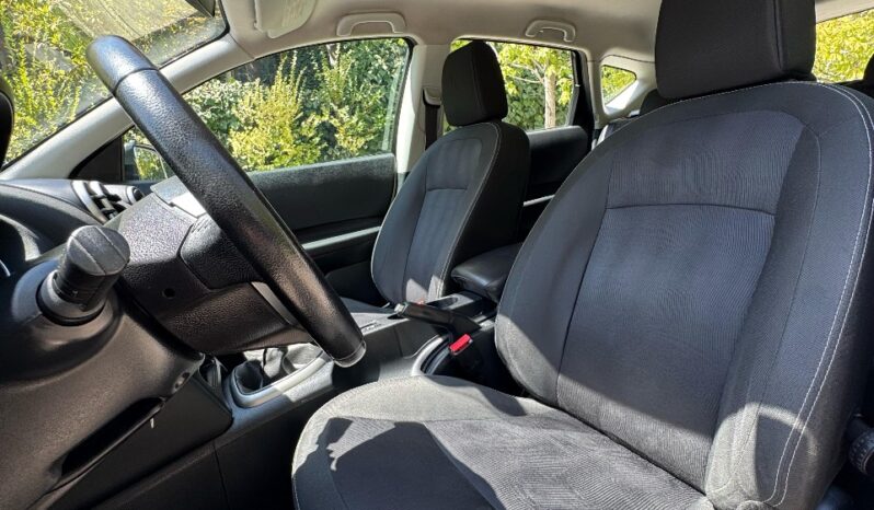 
								Nissan Qashqai 1.6 full									