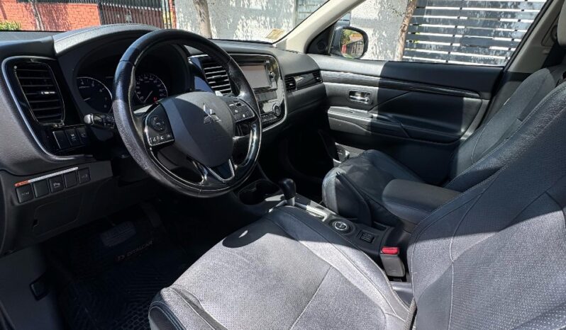 
								Mitsubishi New Outlander GLS 4X4 2.4 full									