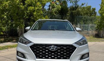 
									Hyundai Tucson 2.0 full								