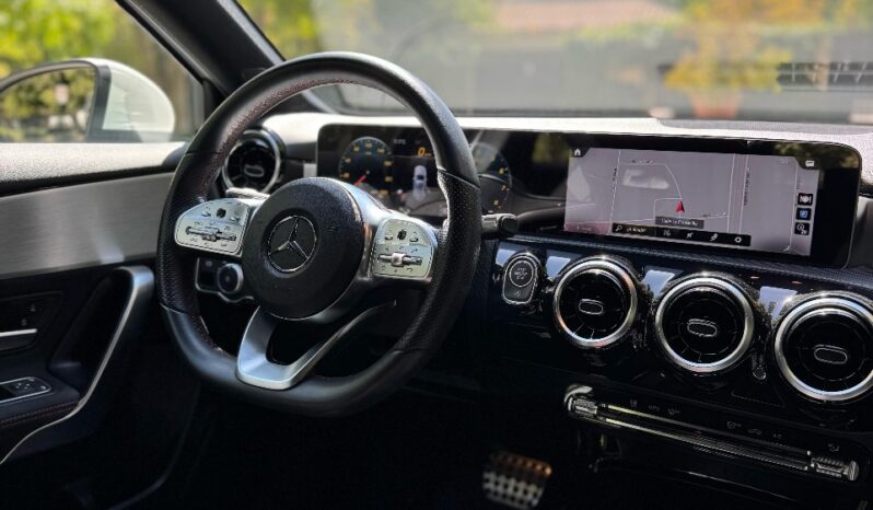 
								Mercedes Benz A200 1.3 AMG full									