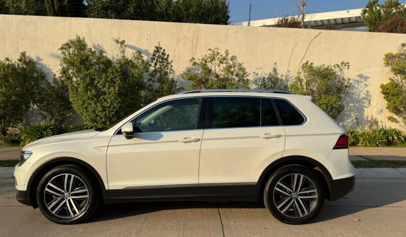 
								Volkswagen Tiguan Sport TSI 4Motion full									