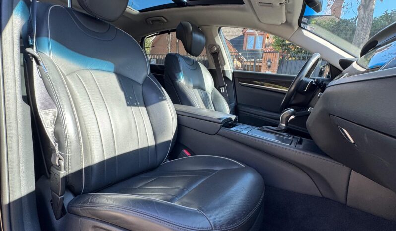 
								Hyundai Genesis 3.8 V6 full									