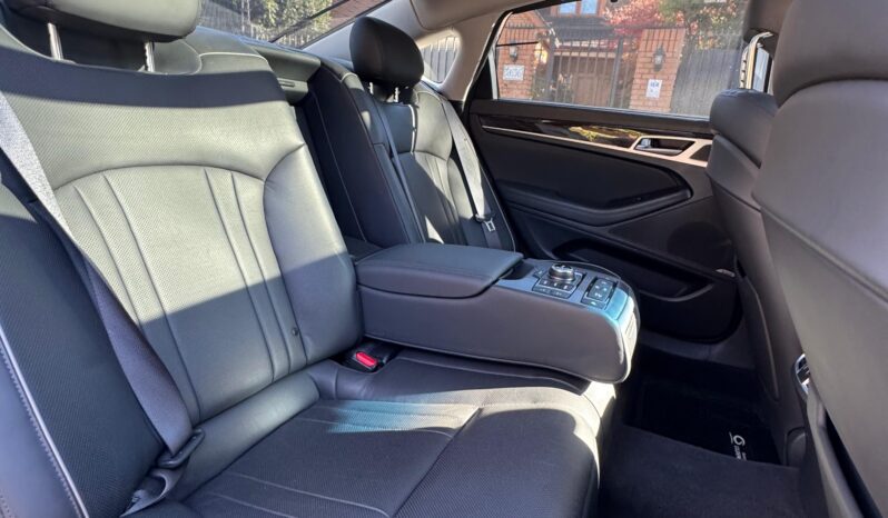 Hyundai Genesis 3.8 V6