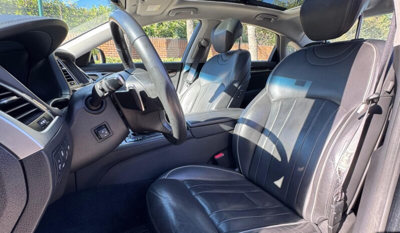 
								Hyundai Genesis 3.8 V6 full									